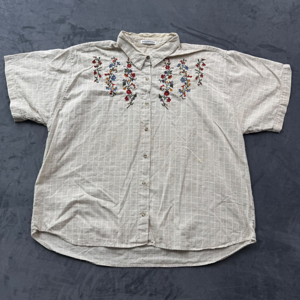 Maggie & Max Tan Gingham Floral Embroidered Short Sleeve Button Down Shirt
